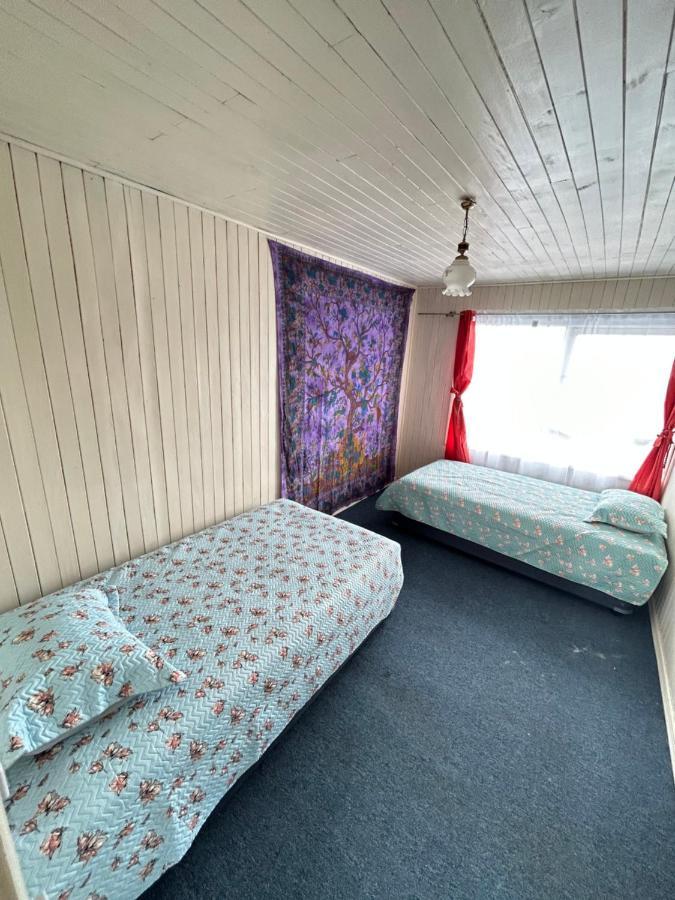 Hotel Purple Fox Ancud Esterno foto